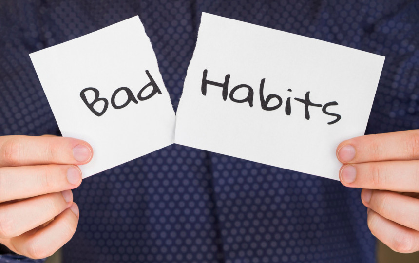 Пет лоших навика које носе озбиљан здравствени ризик и њихове боље алтернативе 