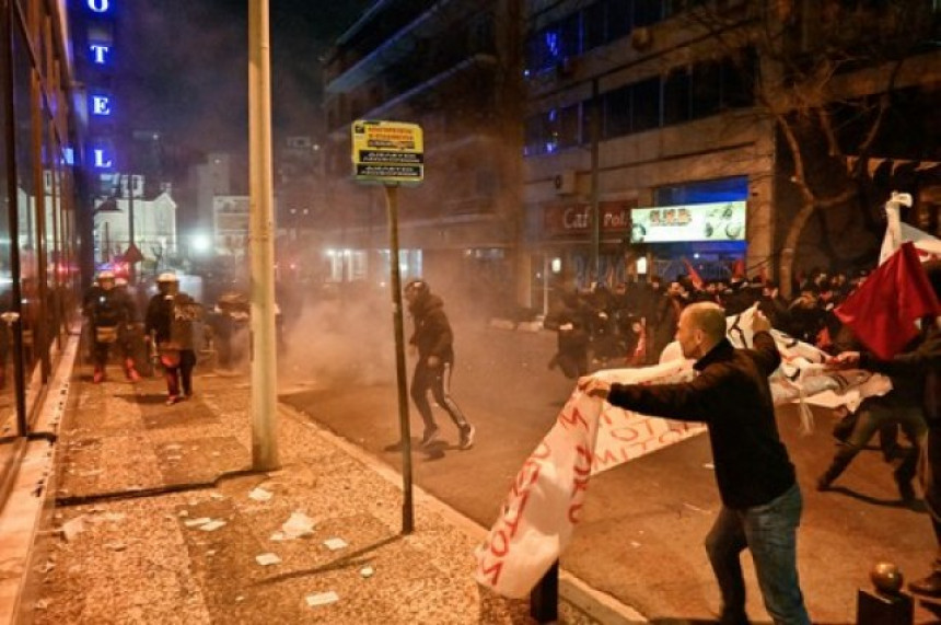 Neredi u Atini, oglasio se i grčki premijer (VIDEO)
