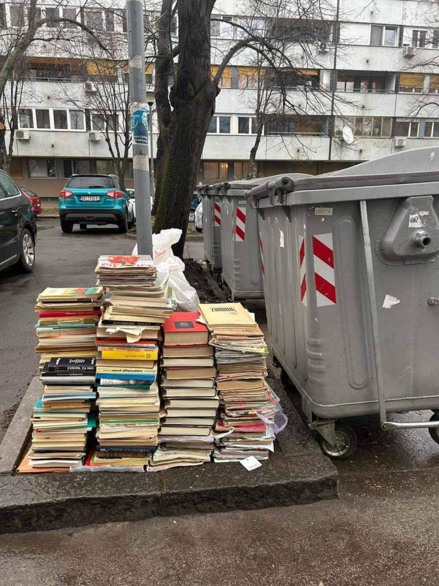 Zar su knjige za bacanje? Čega se to odričemo?