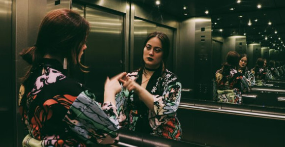 Zašto u svakom liftu postoji ogledalo?