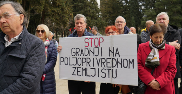 Protest u Trebinju: Grade bolnicu na tuđem zemljištu