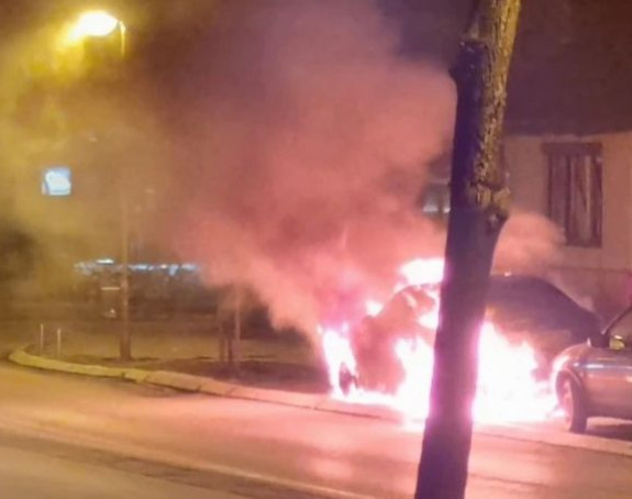 Изгорио аутомобил у Бањалуци, нема повријеђених