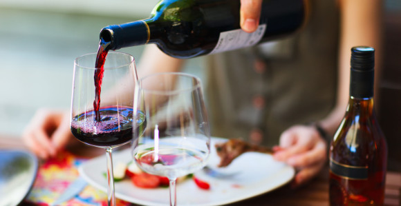 Platio flašu vina uz večeru skuplje nego putovanje na Bali!