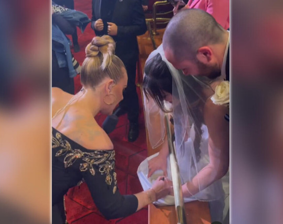 Mladenci pobegli sa sopstvene svadbe da bi otišli na Adelin koncert!