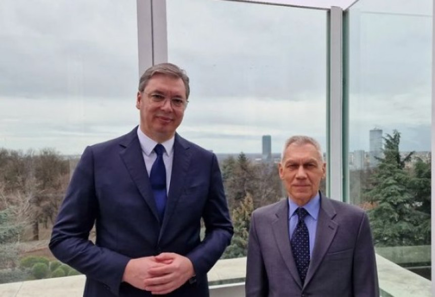 Vučić sa Bocan Harčenkom o situaciji na KiM
