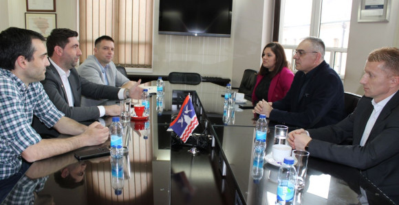 Prihodi lokalnih zajednica u RS su ugroženi 