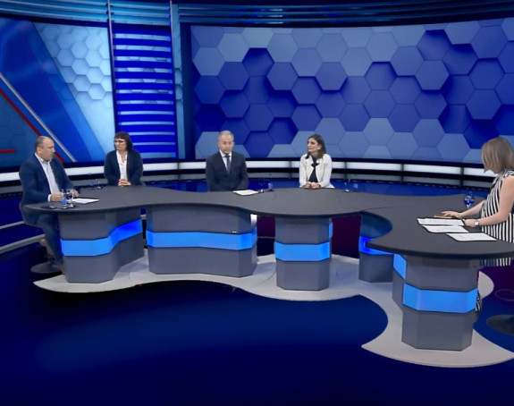 Vlast je u strahu, kroz zakon hoće da ućutkaju narod