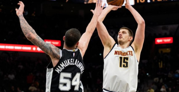 Haos i tuča na meču Denvera (video)