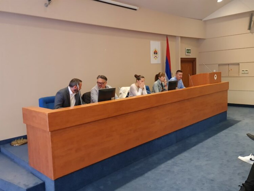 Новинари и политичари различито читају исти текст