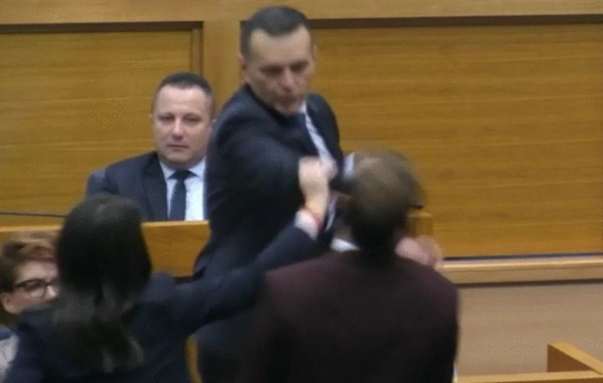 Kazna 300 KM: Lukač osuđen zbog napada na Draška