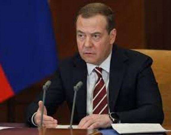 Dmitrij Medvedev o odluci MKS o hapšenju Putina