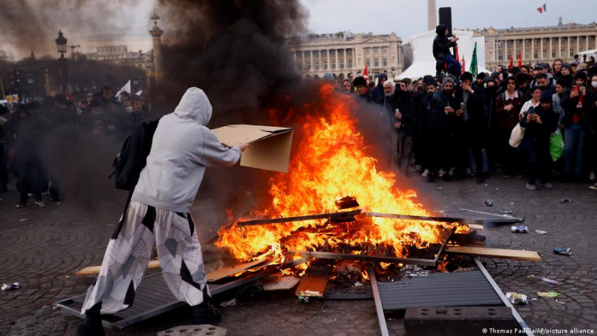 Хаос у Паризу: 61 особа ухапшена (ВИДЕО)