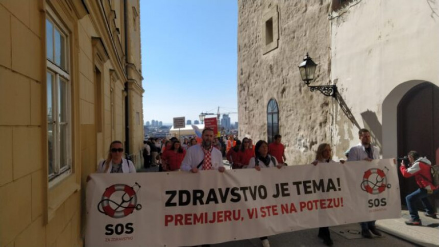 Digli glas: Veliki protest ljekara u Zagrebu