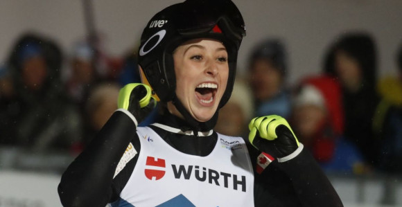 Погледајте небески лет невјероватне Канађанке (ВИДЕО)