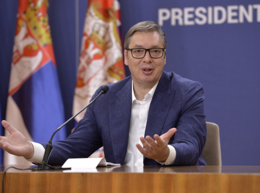 Vučić se danas obraća javnosti u 11 časova