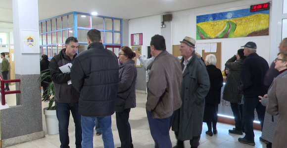 Semberci se danas izjašnjavaju da li su PROTIV OPOZIVA gradonačelnika (FOTO)