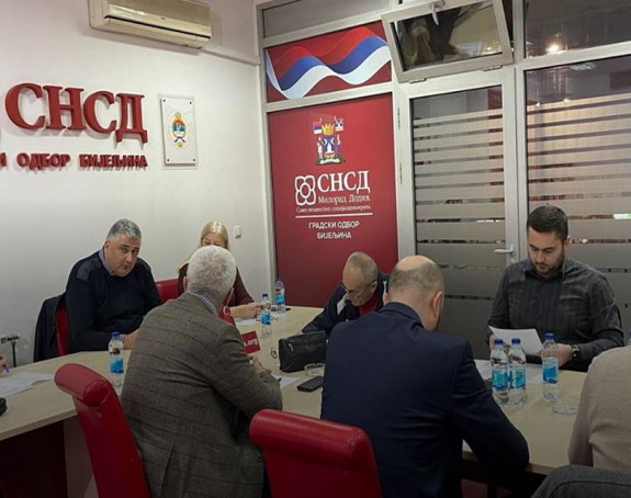 Muk u štabu SNSD-a, opoziv Petrovića nije prošao