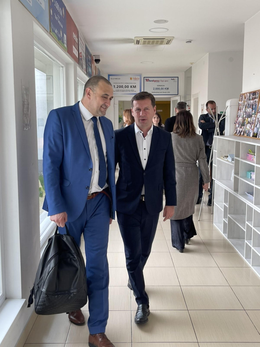 Nova banka učestvovala u nabavci medicinske opreme