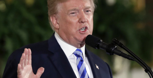 Ускоро хапшење Трампа? Полиција се спрема за немире, подижу металне барикаде