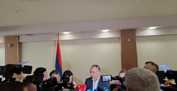 Једино исправно - Власт да повуче спорни закон