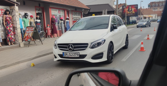 BN: Vozilo udarilo ženu, prevezena na Urgentni blok