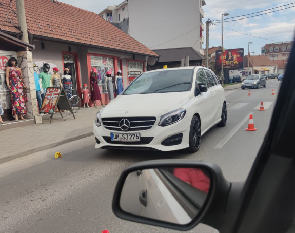 BN: Vozilo udarilo ženu, prevezena na Urgentni blok