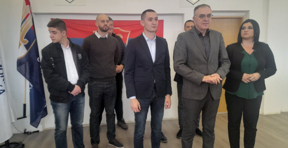 Nakon napuštanja PDP-a pristupili SDS-u u Doboju