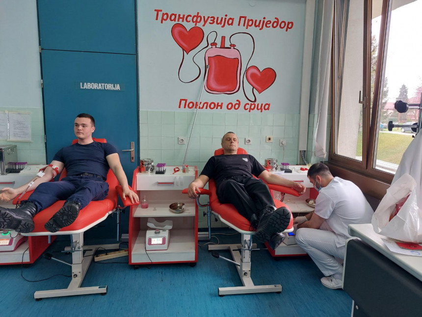 Pripadnici Policijske uprave Prijedor darovali krv