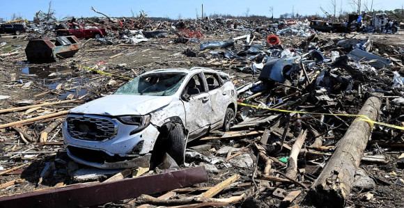 Razorni tornado uništio naselja na jugu Amerike