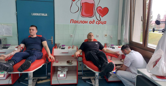 Pripadnici Policijske uprave Prijedor darovali krv