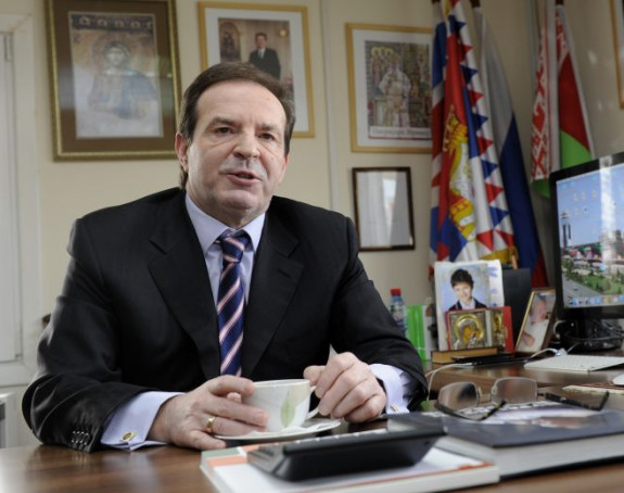 "Koga Rusija brani i Koštunica hrani, taj je završio"