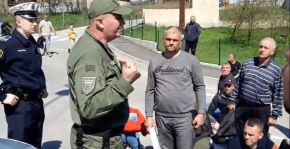 Аутом се залетио на рударе, специјалци интервенисали