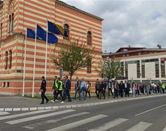 Protestna šetnja zdravstvenih radnika u Brčkom