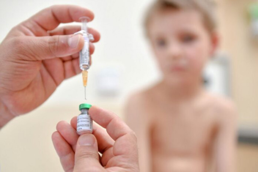 Родитељима који не желе да вакцинишу дјецу казна 2.000 КМ