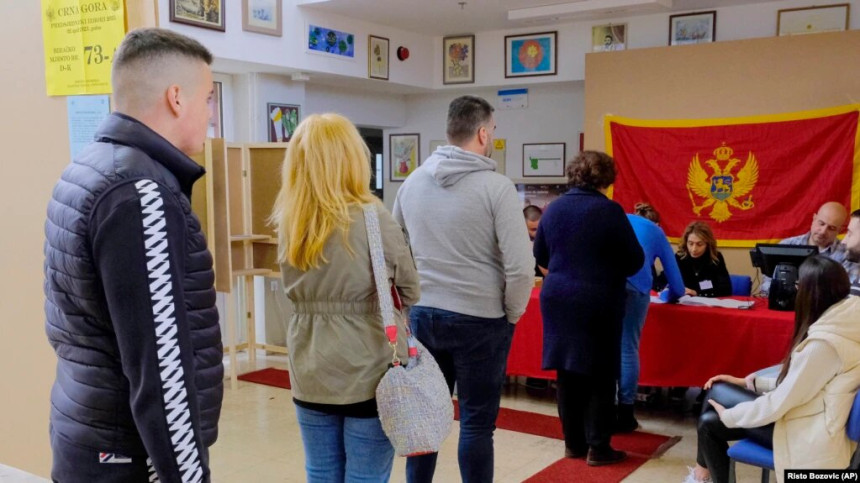 CG: Do 11 sati glasalo 21,6 % ili oko 117.300 birača