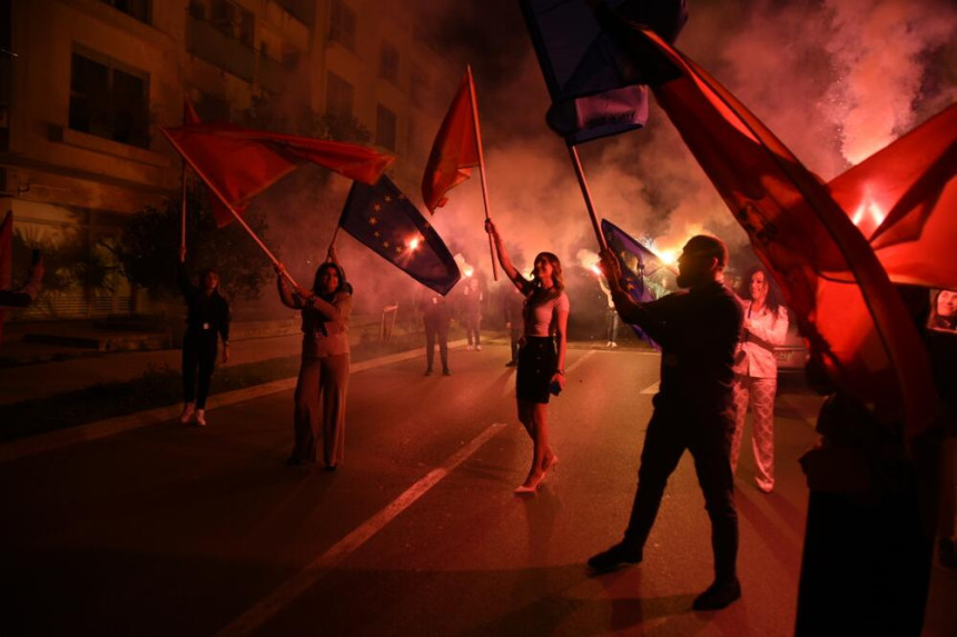 Apel: Pobjedu slaviti mirno i dostojanstveno