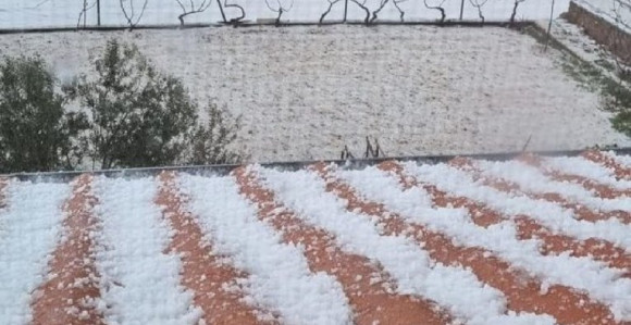 Jak grad u Dalmaciji, debljina leda i do 10 centimetara