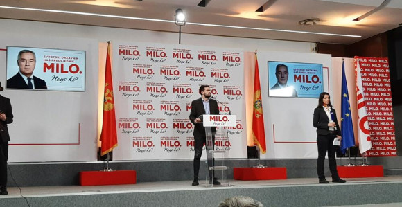 Pogledajte atmosferu u štabu Mila Đukanovića (DPS)