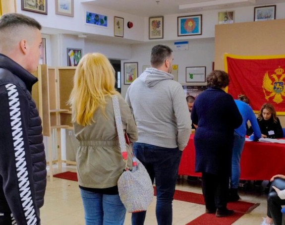 CG: Do 11 sati glasalo 21,6 % ili oko 117.300 birača