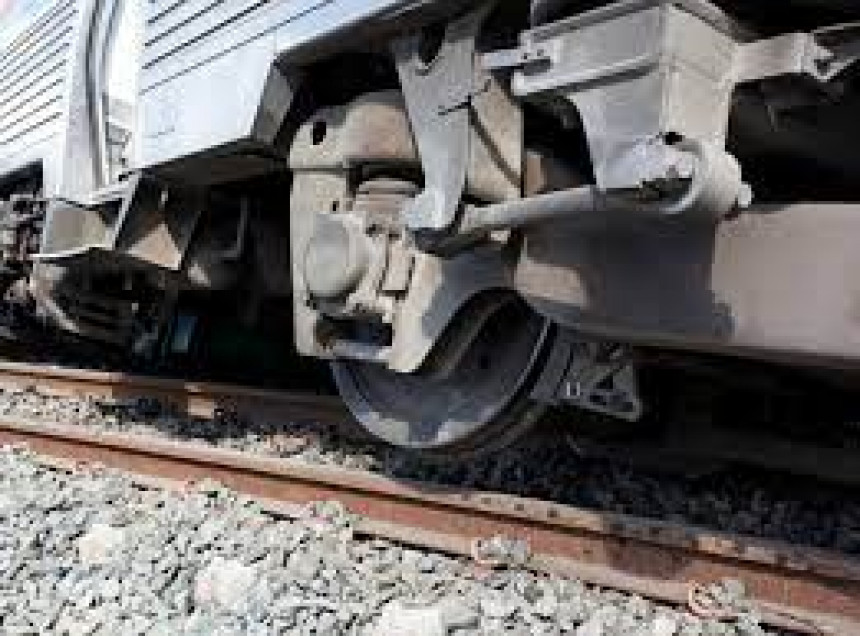Путнички воз исклизнуо из шина на улазу у Зајечар