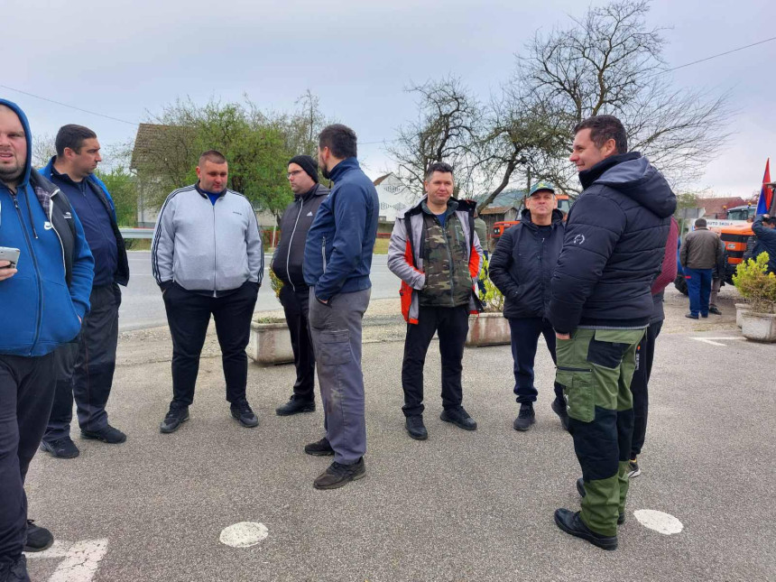 Poljoprivrednici i u Kozarskoj Dubici traže svoja prava