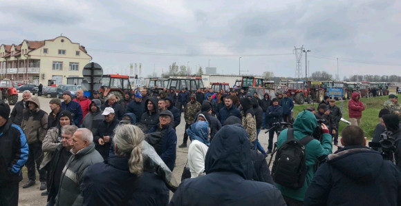"Истјерали сте нас на улице, ми ћемо вас из фотеља"!