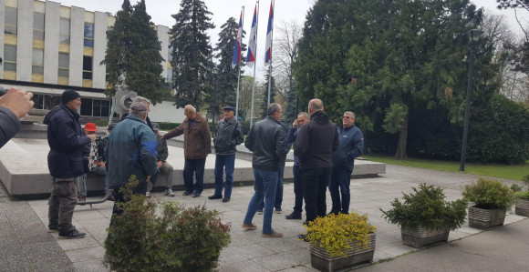 Незадовољни борци најавили протест испред НСРС
