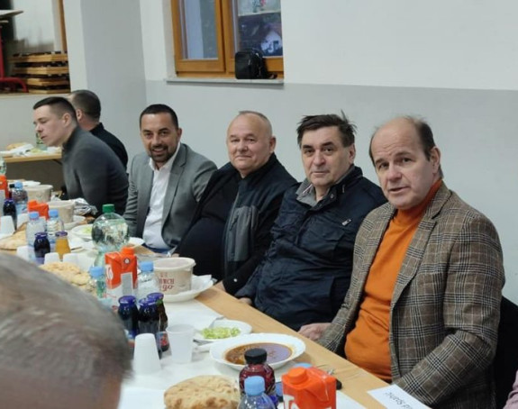 Petrović, Jerinić i Bukejlović na iftaru u Ševarlijama