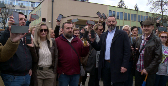 Novinar Morača tužio Dodika, traži 2.900 maraka