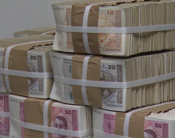 Dugovi Srpske sve veći: Evo šta se dešava kada se novac ne vrati na vrijeme (VIDEO)