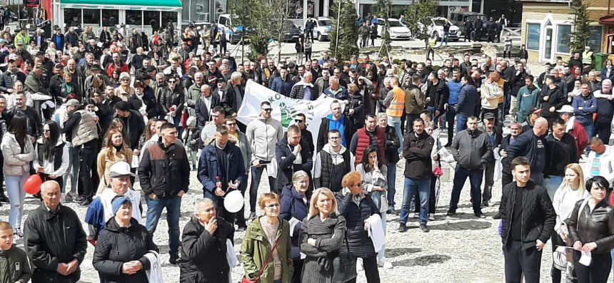Власт не чује глас народа: Протест Власеничана