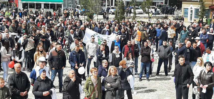 Vlast ne čuje glas naroda: Protest Vlaseničana