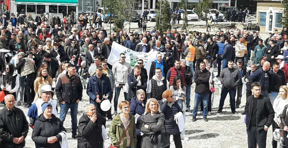 Власт не чује глас народа: Протест Власеничана
