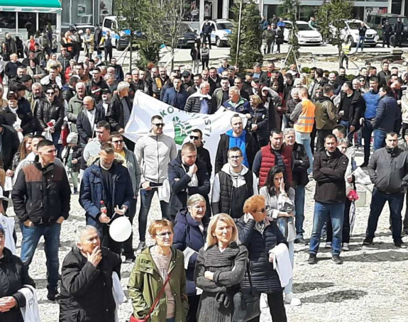 Vlast ne čuje glas naroda: Protest Vlaseničana